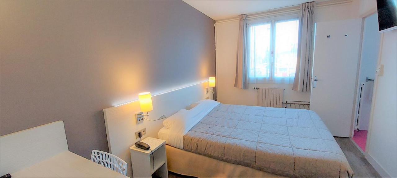 Contact Hotel Du Cerf Château-Gontier Екстериор снимка