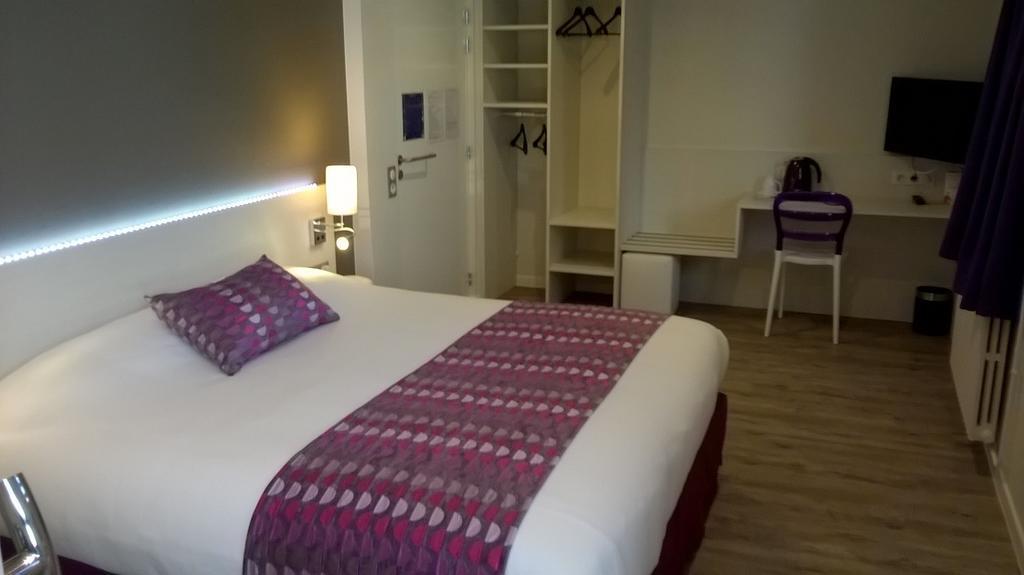 Contact Hotel Du Cerf Château-Gontier Стая снимка