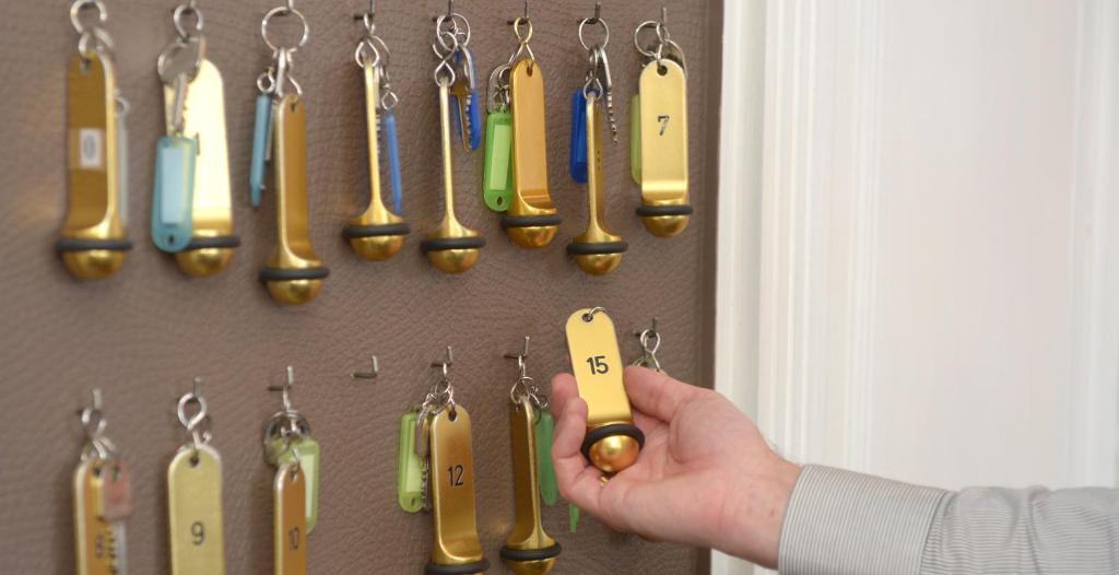 Contact Hotel Du Cerf Château-Gontier Стая снимка